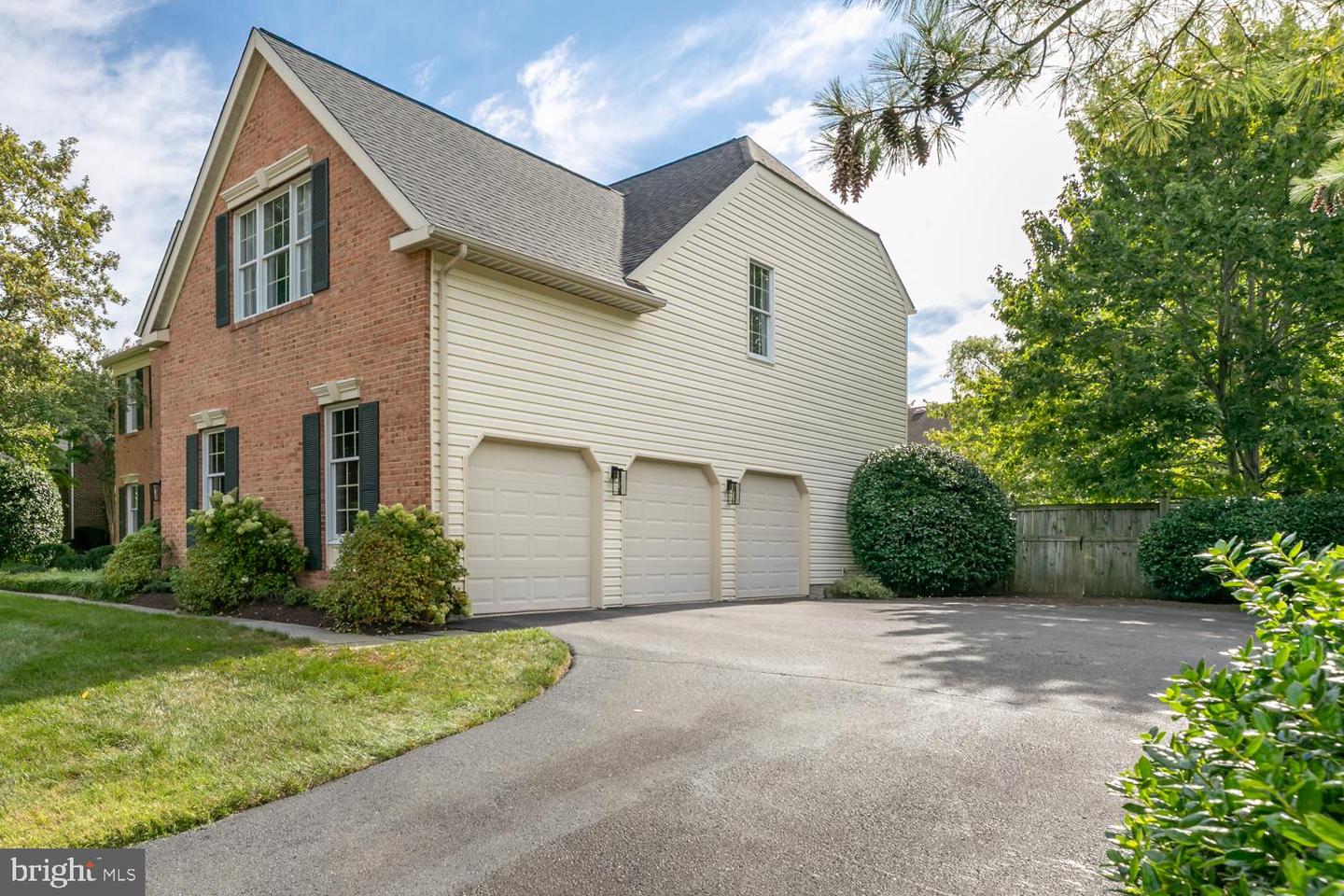 3515 BROADRUN DR, FAIRFAX, Virginia 22033, 5 Bedrooms Bedrooms, ,4 BathroomsBathrooms,Residential,For sale,3515 BROADRUN DR,VAFX2291302 MLS # VAFX2291302