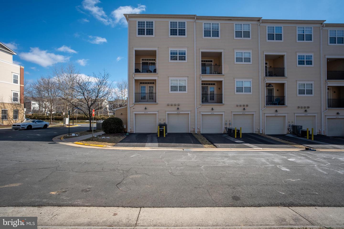 22741 SETTLERS TRAIL, BRAMBLETON, Virginia 20148, 3 Bedrooms Bedrooms, 7 Rooms Rooms,2 BathroomsBathrooms,Residential,For sale,22741 SETTLERS TRAIL,VALO2116012 MLS # VALO2116012