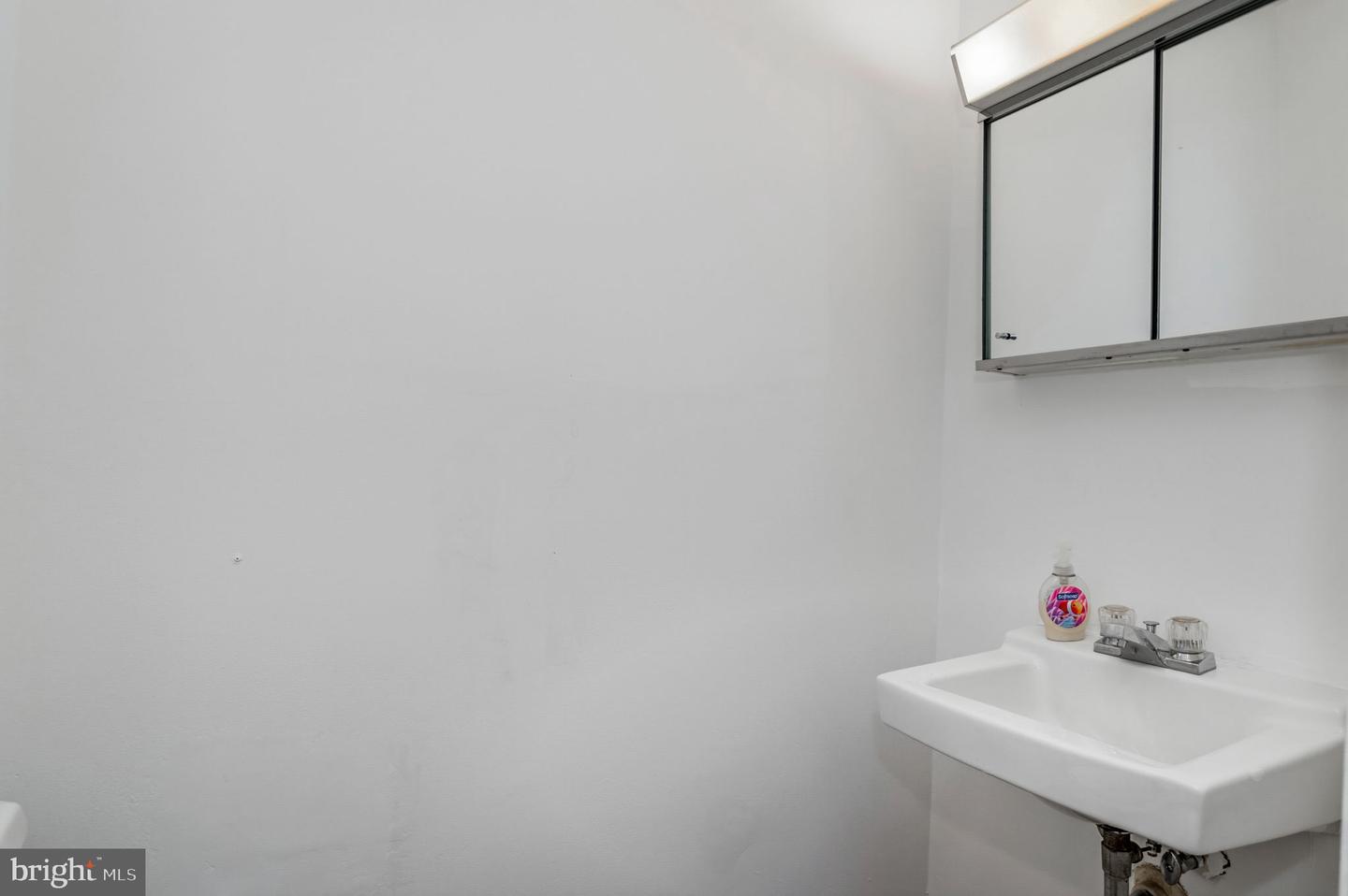 117 W CONCORD CT W, STERLING, Virginia 20164, 3 Bedrooms Bedrooms, ,1 BathroomBathrooms,Residential,For sale,117 W CONCORD CT W,VALO2116020 MLS # VALO2116020