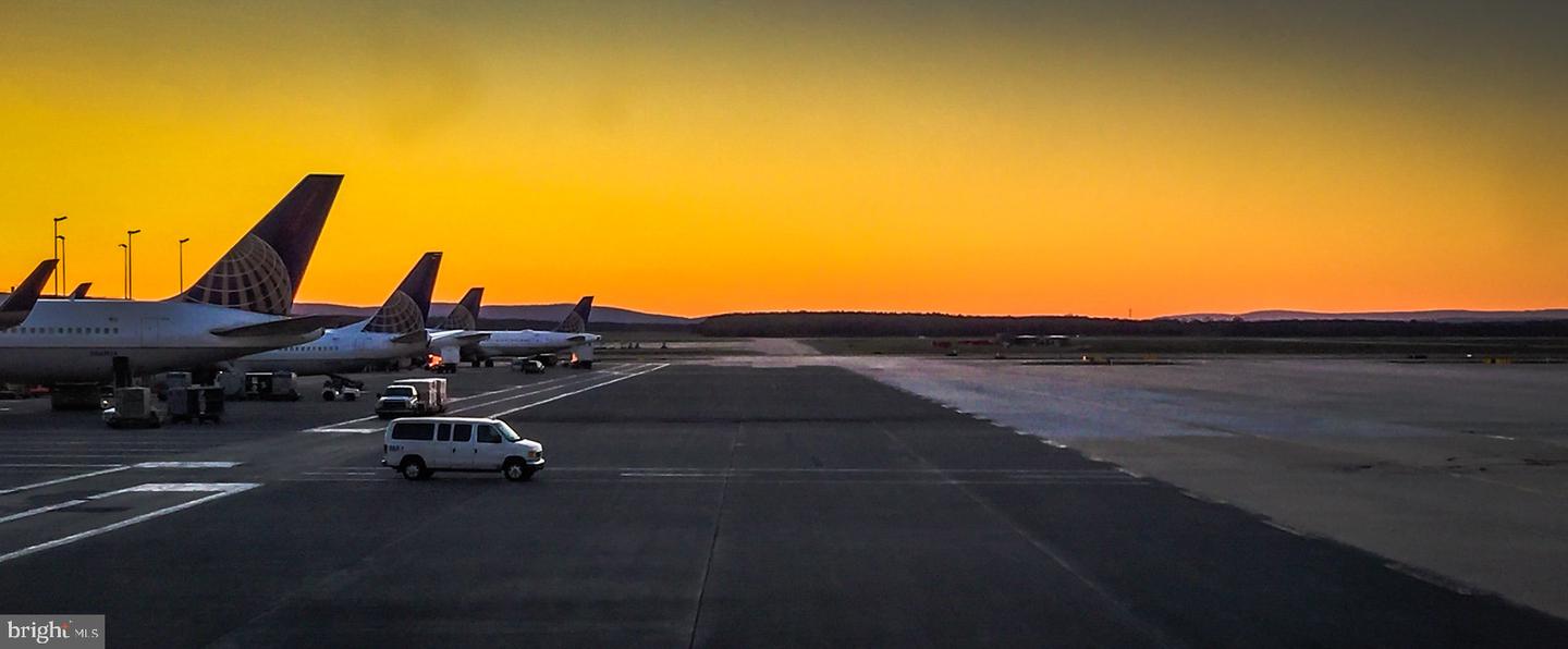 117 W CONCORD CT W, STERLING, Virginia 20164, 3 Bedrooms Bedrooms, ,1 BathroomBathrooms,Residential,For sale,117 W CONCORD CT W,VALO2116020 MLS # VALO2116020