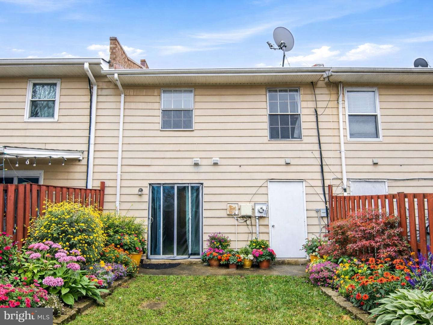 117 W CONCORD CT W, STERLING, Virginia 20164, 3 Bedrooms Bedrooms, ,1 BathroomBathrooms,Residential,For sale,117 W CONCORD CT W,VALO2116020 MLS # VALO2116020