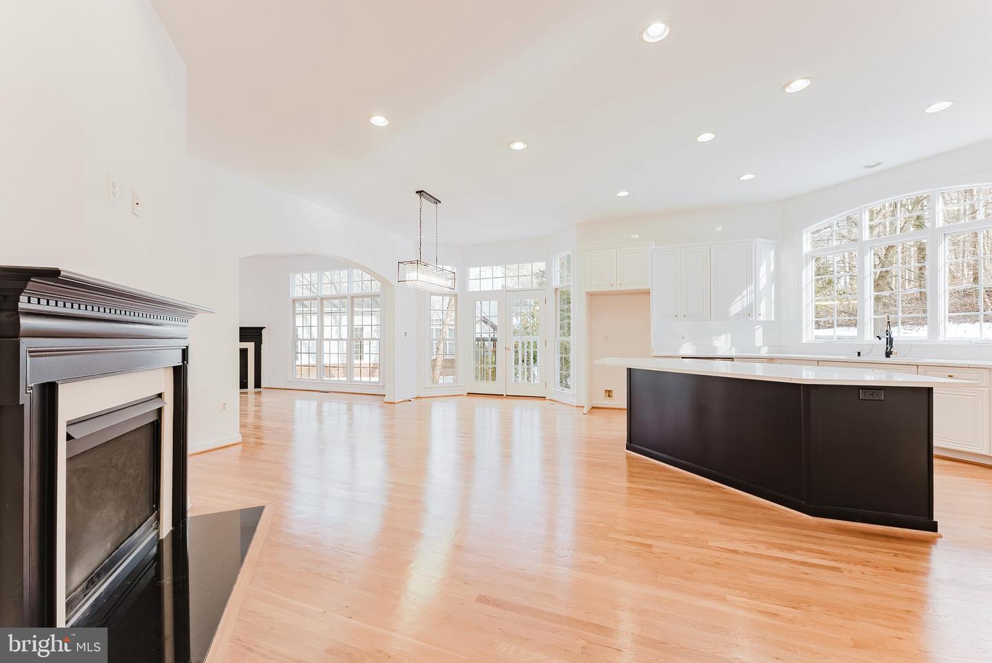 3757 TENNIS CT, FALLS CHURCH, Virginia 22041, 5 Bedrooms Bedrooms, ,5 BathroomsBathrooms,Residential,For sale,3757 TENNIS CT,VAFX2291360 MLS # VAFX2291360