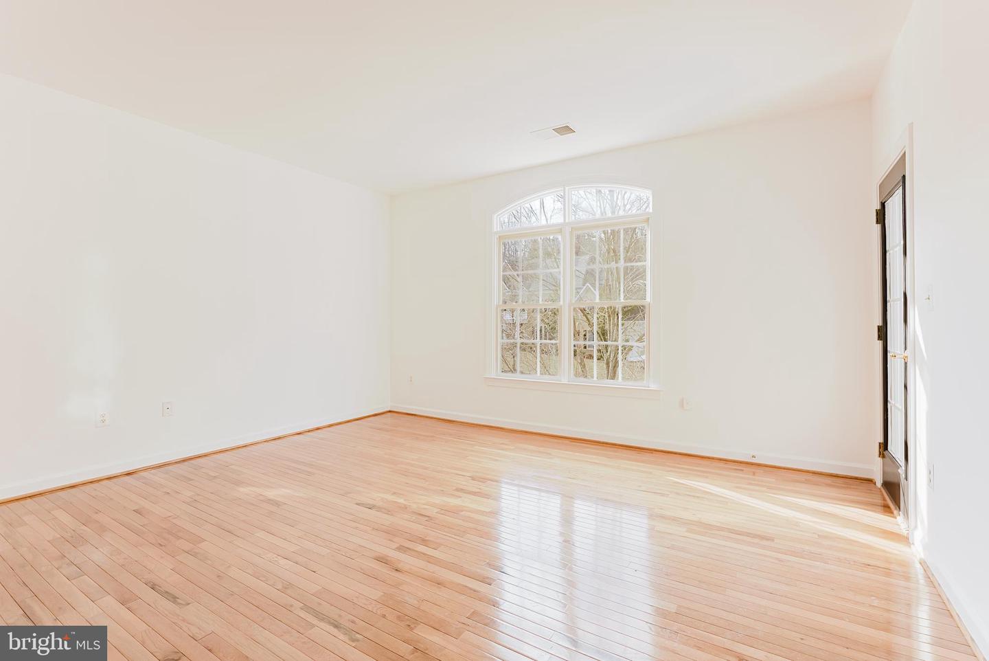 3757 TENNIS CT, FALLS CHURCH, Virginia 22041, 5 Bedrooms Bedrooms, ,5 BathroomsBathrooms,Residential,For sale,3757 TENNIS CT,VAFX2291360 MLS # VAFX2291360