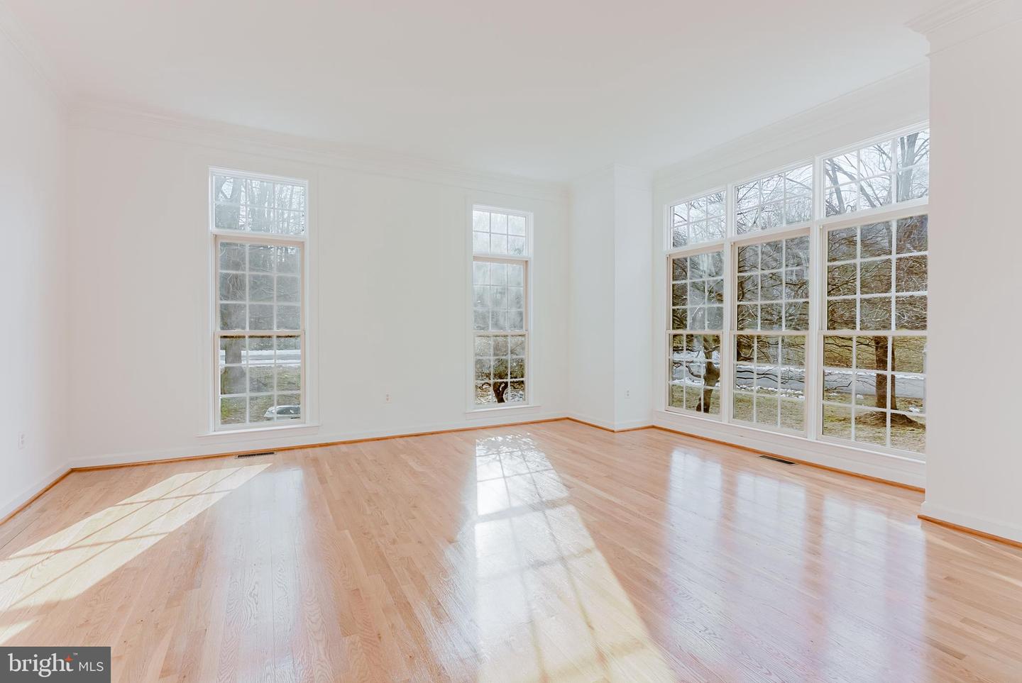 3757 TENNIS CT, FALLS CHURCH, Virginia 22041, 5 Bedrooms Bedrooms, ,5 BathroomsBathrooms,Residential,For sale,3757 TENNIS CT,VAFX2291360 MLS # VAFX2291360