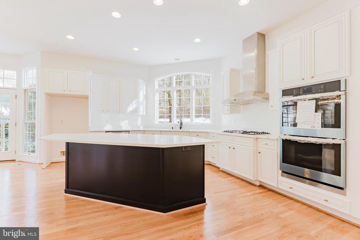 3757 TENNIS CT, FALLS CHURCH, Virginia 22041, 5 Bedrooms Bedrooms, ,5 BathroomsBathrooms,Residential,For sale,3757 TENNIS CT,VAFX2291360 MLS # VAFX2291360