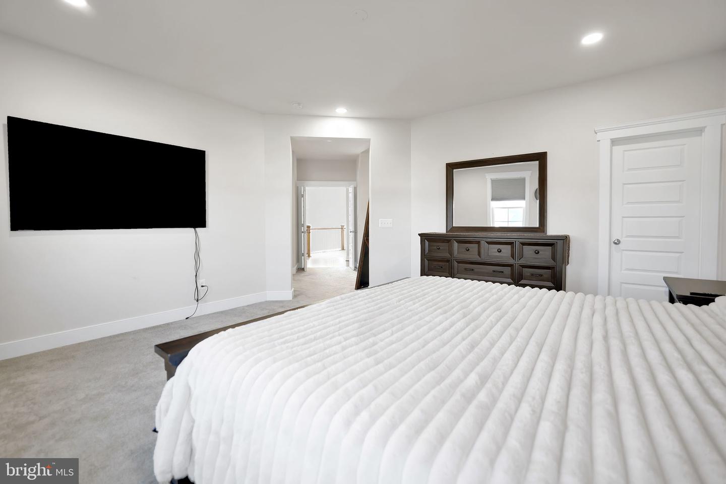 17904 RIDGEWOOD PL, ROUND HILL, Virginia 20141, 4 Bedrooms Bedrooms, ,4 BathroomsBathrooms,Residential,For sale,17904 RIDGEWOOD PL,VALO2116104 MLS # VALO2116104 17904 RIDGEWOOD PL, ROUND HILL, Virginia 20141, 4 Bedrooms Bedrooms, ,4 BathroomsBathrooms,Residential,For sale,17904 RIDGEWOOD PL,VALO2116104 MLS # VALO2116104