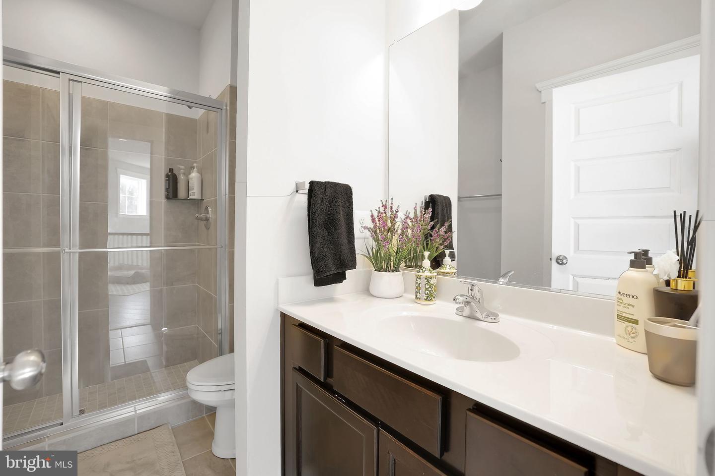 17904 RIDGEWOOD PL, ROUND HILL, Virginia 20141, 4 Bedrooms Bedrooms, ,4 BathroomsBathrooms,Residential,For sale,17904 RIDGEWOOD PL,VALO2116104 MLS # VALO2116104 17904 RIDGEWOOD PL, ROUND HILL, Virginia 20141, 4 Bedrooms Bedrooms, ,4 BathroomsBathrooms,Residential,For sale,17904 RIDGEWOOD PL,VALO2116104 MLS # VALO2116104