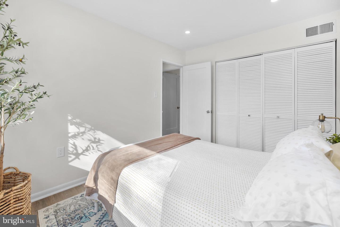 2320 EMERALD HEIGHTS CT, RESTON, Virginia 20191, 3 Bedrooms Bedrooms, ,1 BathroomBathrooms,Residential,For sale,2320 EMERALD HEIGHTS CT,VAFX2291512 MLS # VAFX2291512