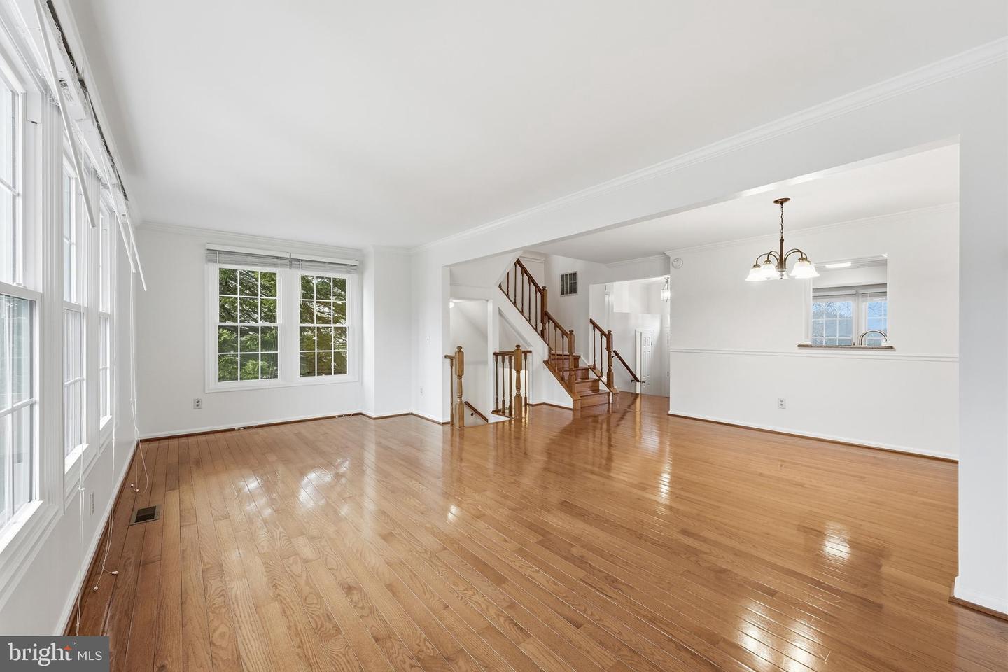 14315 UNIFORM DR, CENTREVILLE, Virginia 20121, 3 Bedrooms Bedrooms, 7 Rooms Rooms,3 BathroomsBathrooms,Residential,For sale,14315 UNIFORM DR,VAFX2291564 MLS # VAFX2291564