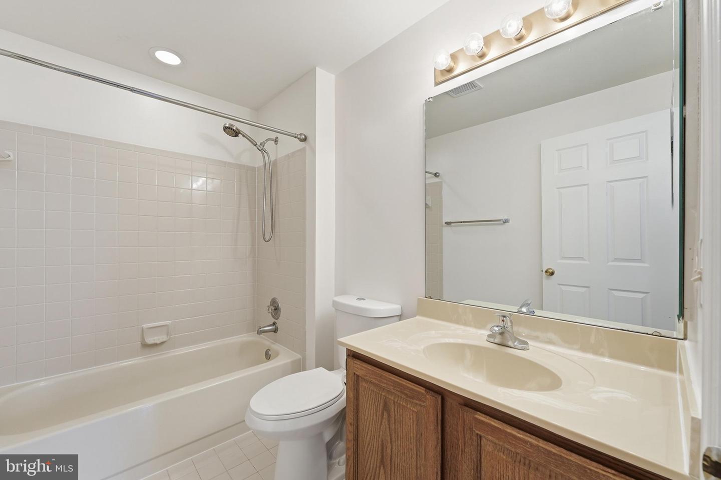 14315 UNIFORM DR, CENTREVILLE, Virginia 20121, 3 Bedrooms Bedrooms, 7 Rooms Rooms,3 BathroomsBathrooms,Residential,For sale,14315 UNIFORM DR,VAFX2291564 MLS # VAFX2291564