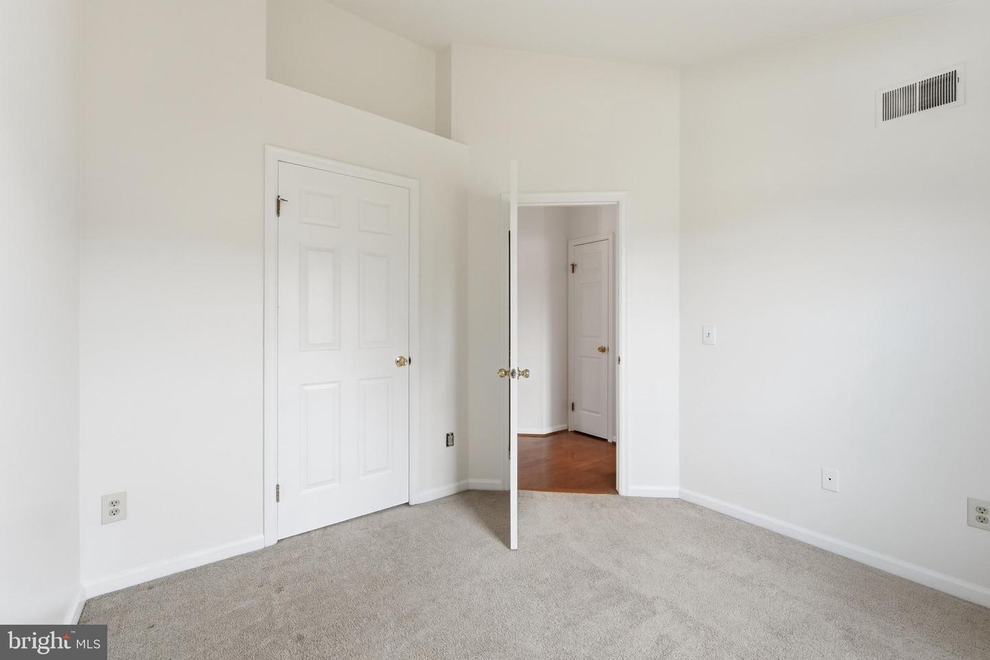 14315 UNIFORM DR, CENTREVILLE, Virginia 20121, 3 Bedrooms Bedrooms, 7 Rooms Rooms,3 BathroomsBathrooms,Residential,For sale,14315 UNIFORM DR,VAFX2291564 MLS # VAFX2291564