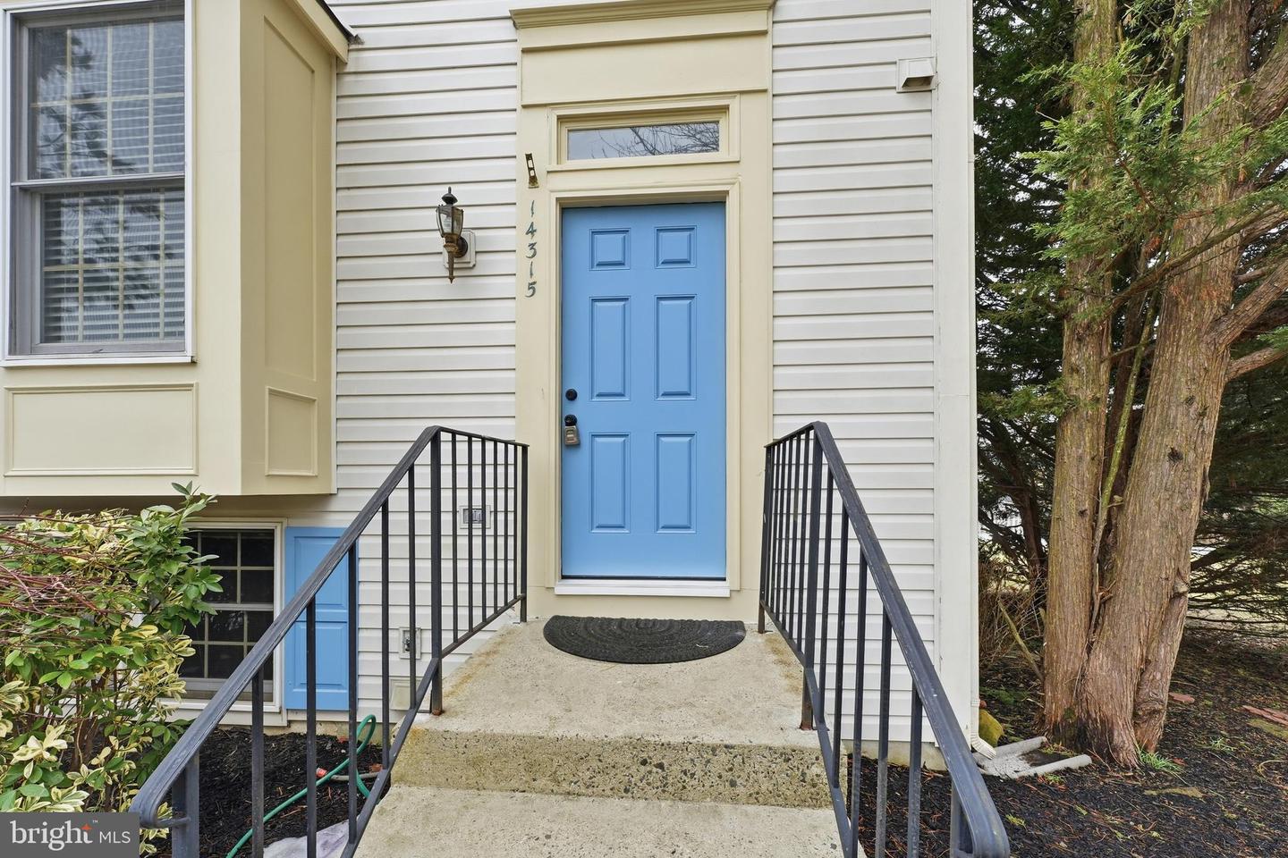 14315 UNIFORM DR, CENTREVILLE, Virginia 20121, 3 Bedrooms Bedrooms, 7 Rooms Rooms,3 BathroomsBathrooms,Residential,For sale,14315 UNIFORM DR,VAFX2291564 MLS # VAFX2291564