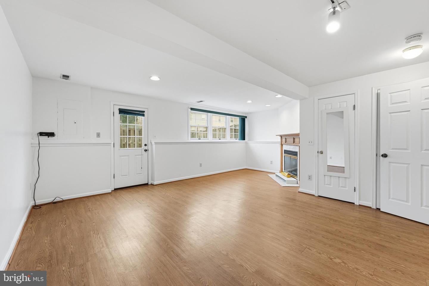 14315 UNIFORM DR, CENTREVILLE, Virginia 20121, 3 Bedrooms Bedrooms, 7 Rooms Rooms,3 BathroomsBathrooms,Residential,For sale,14315 UNIFORM DR,VAFX2291564 MLS # VAFX2291564