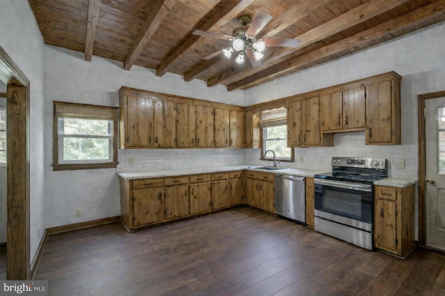 5708 LAKEVIEW RD, QUINTON, Virginia 23141, 3 Bedrooms Bedrooms, 5 Rooms Rooms,1 BathroomBathrooms,Residential,For sale,5708 LAKEVIEW RD,VANK2000138 MLS # VANK2000138