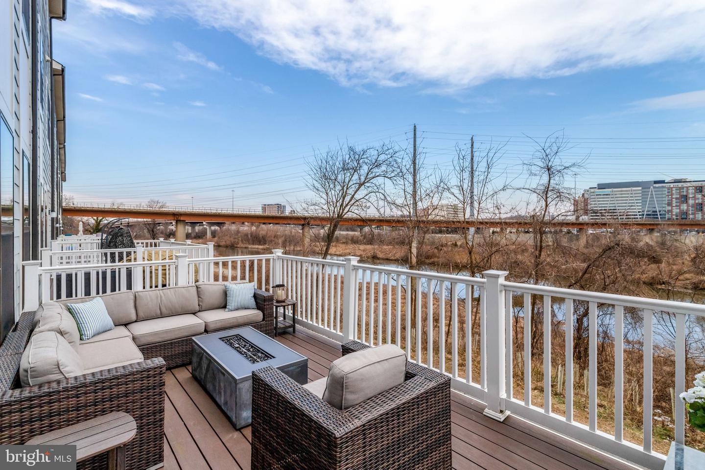 2386 STELLA PL #14, ALEXANDRIA, Virginia 22303, 3 Bedrooms Bedrooms, 12 Rooms Rooms,2 BathroomsBathrooms,Residential,For sale,2386 STELLA PL #14,VAFX2291620 MLS # VAFX2291620