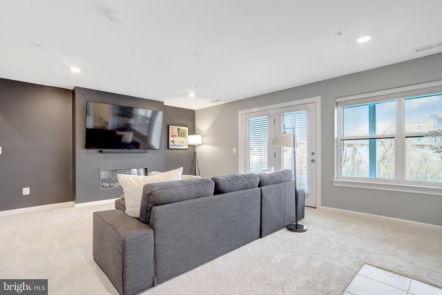 2386 STELLA PL #14, ALEXANDRIA, Virginia 22303, 3 Bedrooms Bedrooms, 12 Rooms Rooms,2 BathroomsBathrooms,Residential,For sale,2386 STELLA PL #14,VAFX2291620 MLS # VAFX2291620