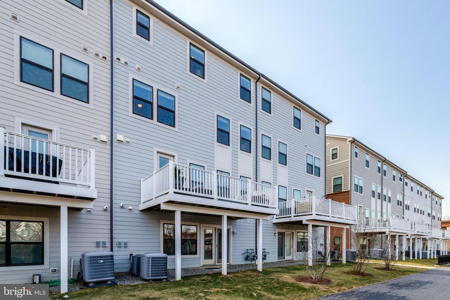 2386 STELLA PL #14, ALEXANDRIA, Virginia 22303, 3 Bedrooms Bedrooms, 12 Rooms Rooms,2 BathroomsBathrooms,Residential,For sale,2386 STELLA PL #14,VAFX2291620 MLS # VAFX2291620