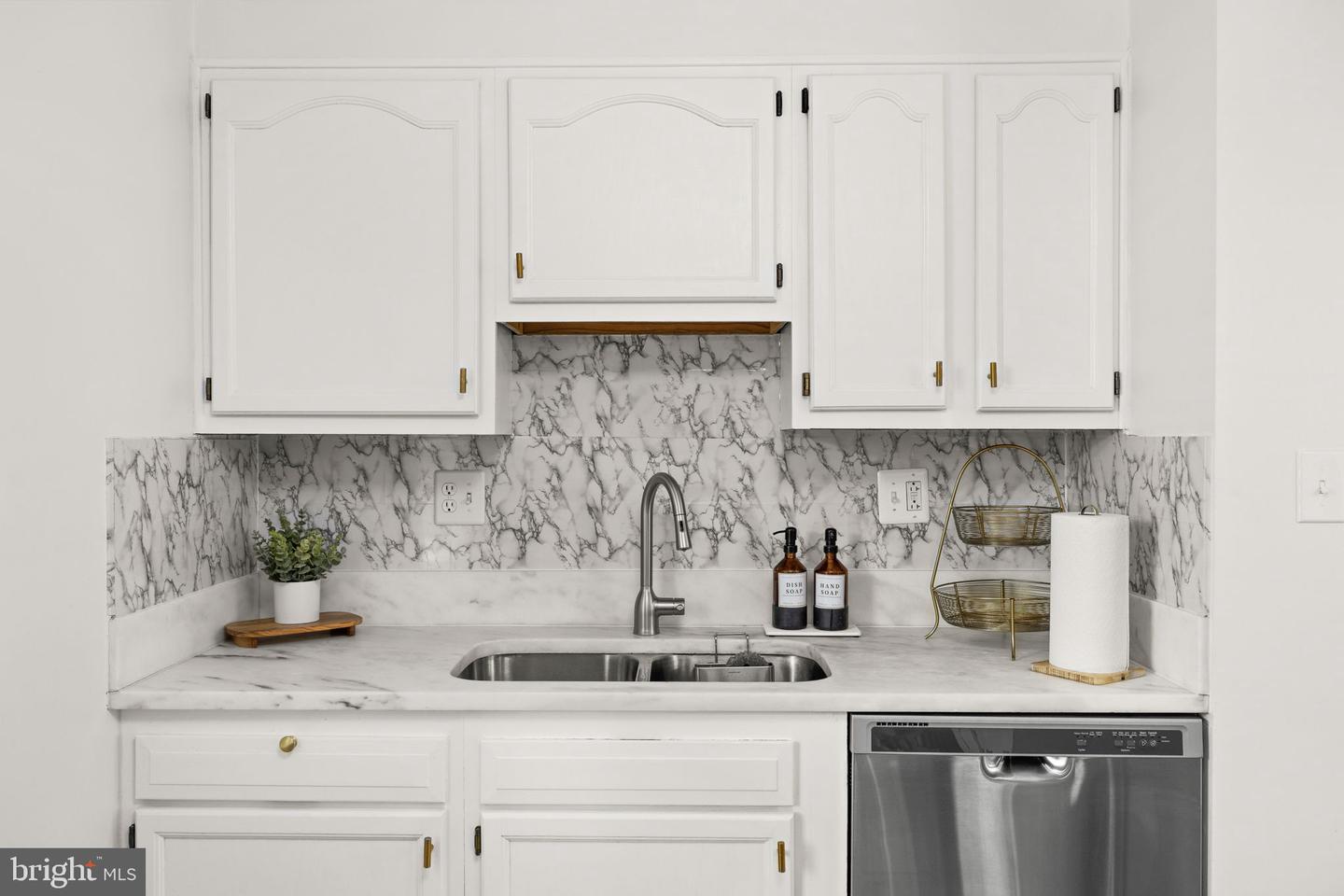 1417 DEERFIELD LN, WOODBRIDGE, Virginia 22191, 3 Bedrooms Bedrooms, ,2 BathroomsBathrooms,Residential,For sale,1417 DEERFIELD LN,VAPW2112768 MLS # VAPW2112768