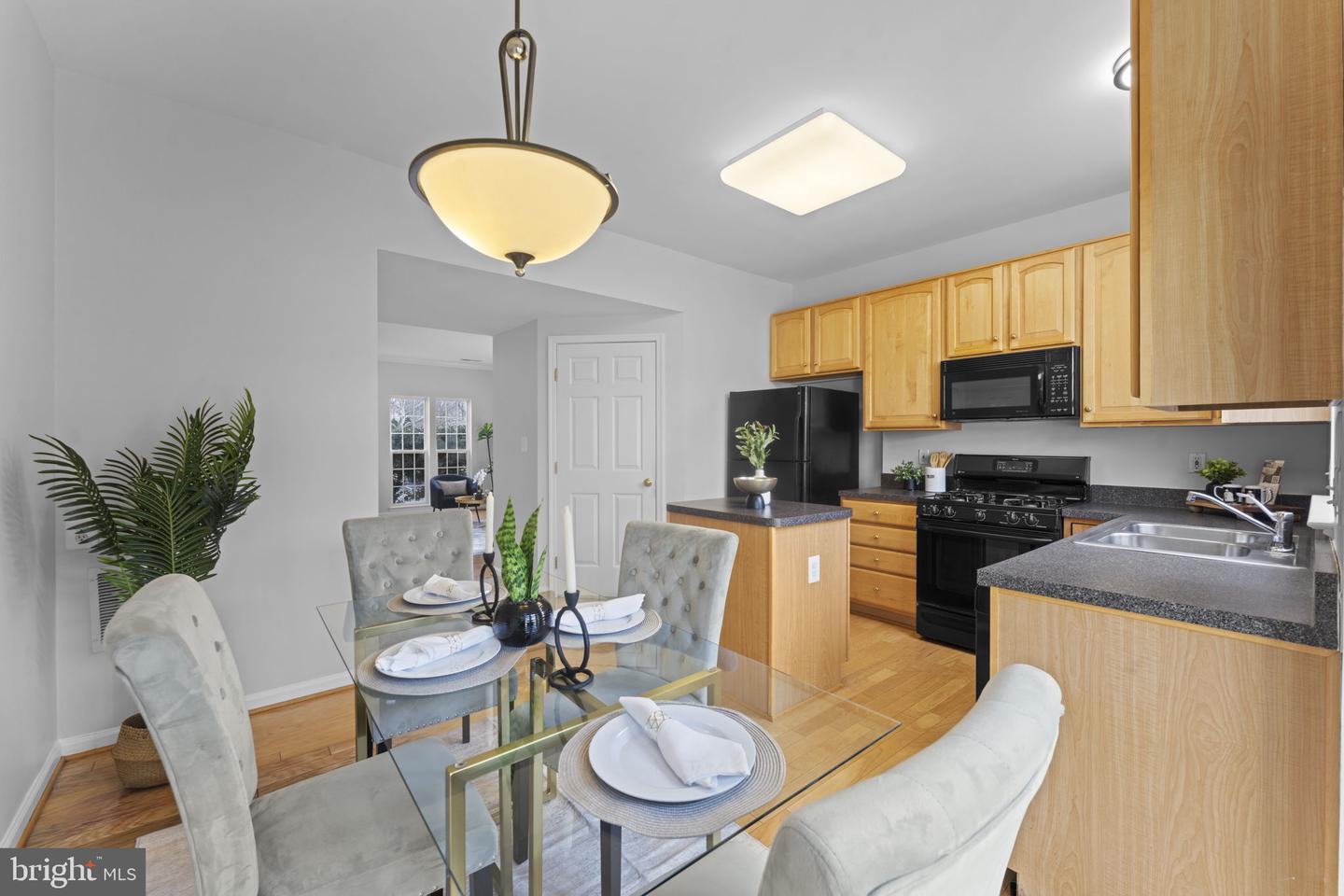 9822 MAITLAND LOOP, BRISTOW, Virginia 20136, 2 Bedrooms Bedrooms, ,2 BathroomsBathrooms,Residential,For sale,9822 MAITLAND LOOP,VAPW2112794 MLS # VAPW2112794