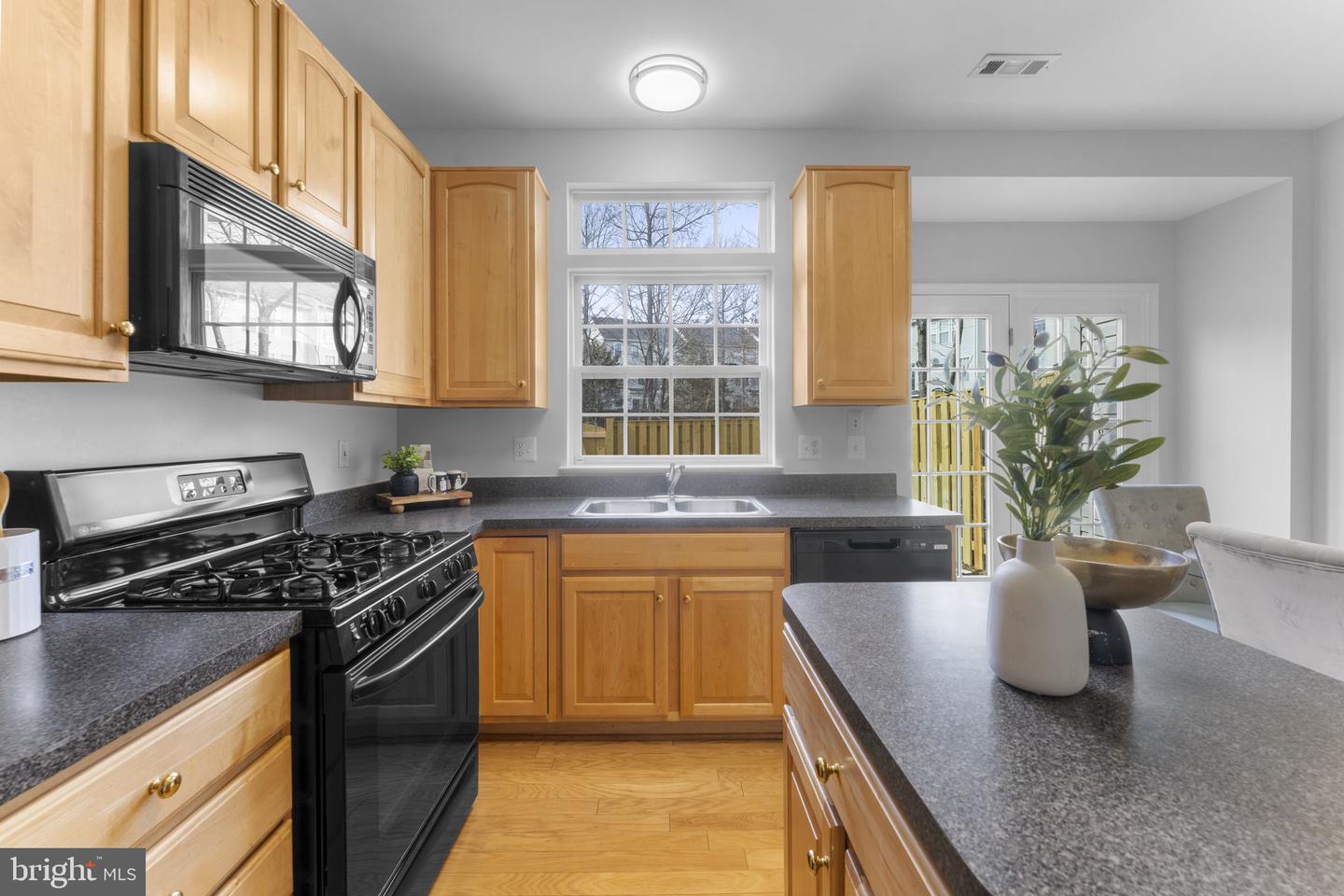 9822 MAITLAND LOOP, BRISTOW, Virginia 20136, 2 Bedrooms Bedrooms, ,2 BathroomsBathrooms,Residential,For sale,9822 MAITLAND LOOP,VAPW2112794 MLS # VAPW2112794