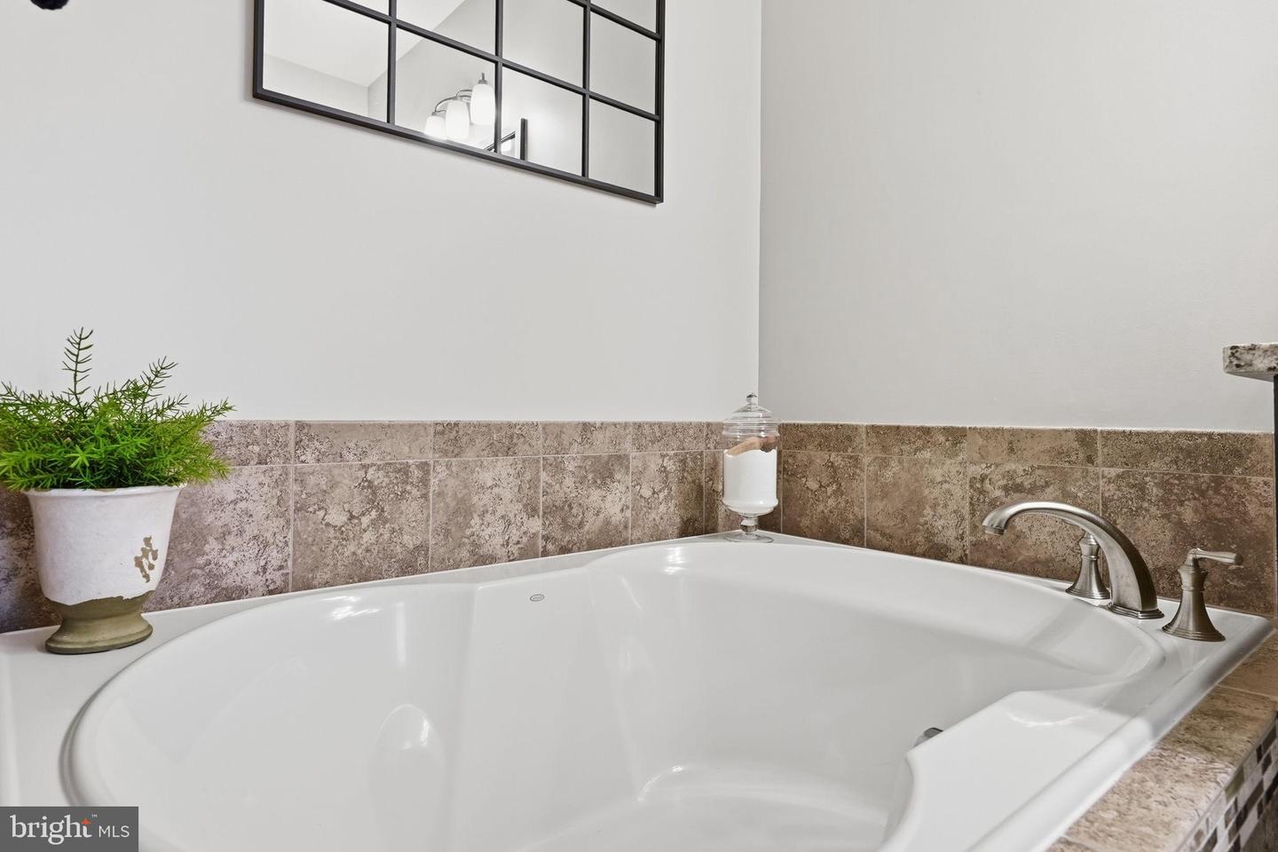 22537 WILLINGTON SQ, ASHBURN, Virginia 20148, 4 Bedrooms Bedrooms, 17 Rooms Rooms,4 BathroomsBathrooms,Residential,For sale,22537 WILLINGTON SQ,VALO2116240 MLS # VALO2116240