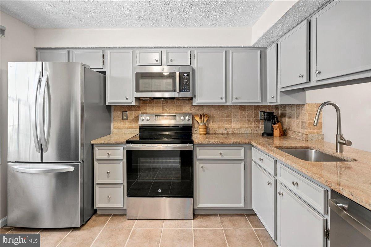 1642 HARVEST GREEN CT, RESTON, Virginia 20194, 2 Bedrooms Bedrooms, 4 Rooms Rooms,1 BathroomBathrooms,Residential,For sale,1642 HARVEST GREEN CT,VAFX2291794 MLS # VAFX2291794 1642 HARVEST GREEN CT, RESTON, Virginia 20194, 2 Bedrooms Bedrooms, 4 Rooms Rooms,1 BathroomBathrooms,Residential,For sale,1642 HARVEST GREEN CT,VAFX2291794 MLS # VAFX2291794