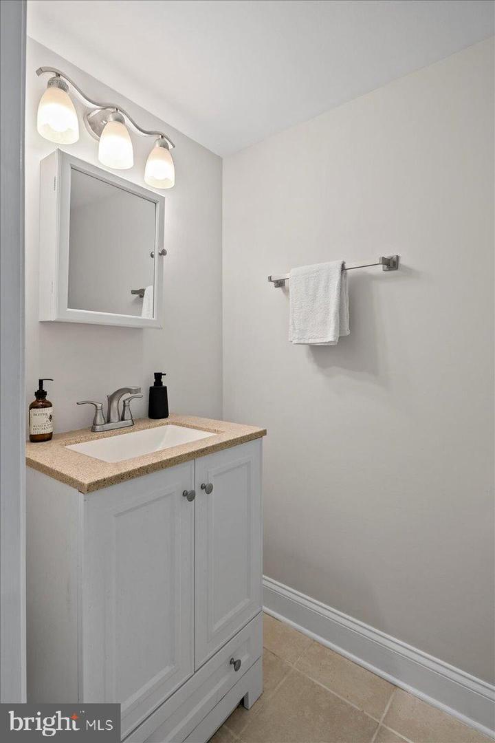 1642 HARVEST GREEN CT, RESTON, Virginia 20194, 2 Bedrooms Bedrooms, 4 Rooms Rooms,1 BathroomBathrooms,Residential,For sale,1642 HARVEST GREEN CT,VAFX2291794 MLS # VAFX2291794 1642 HARVEST GREEN CT, RESTON, Virginia 20194, 2 Bedrooms Bedrooms, 4 Rooms Rooms,1 BathroomBathrooms,Residential,For sale,1642 HARVEST GREEN CT,VAFX2291794 MLS # VAFX2291794