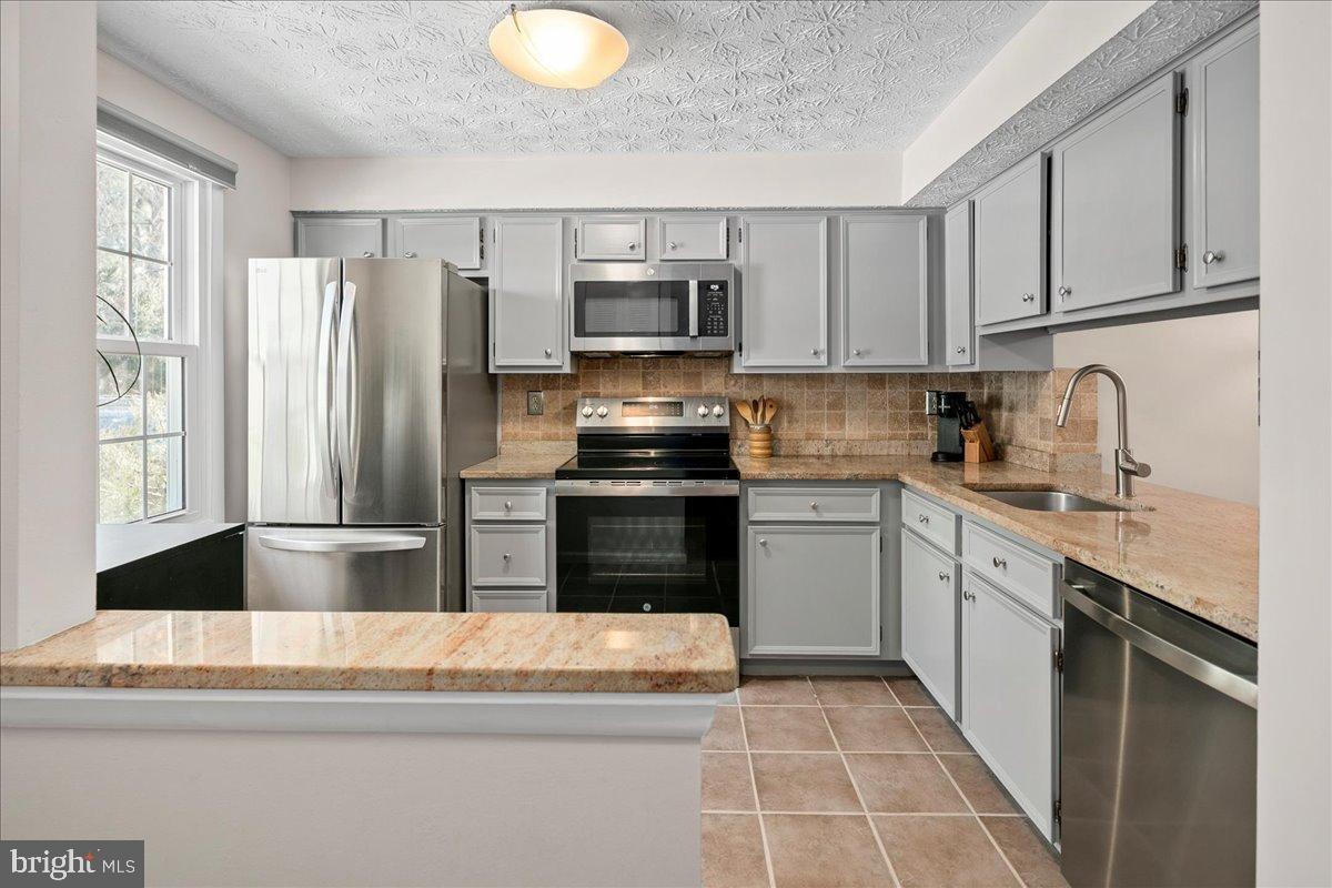 1642 HARVEST GREEN CT, RESTON, Virginia 20194, 2 Bedrooms Bedrooms, 4 Rooms Rooms,1 BathroomBathrooms,Residential,For sale,1642 HARVEST GREEN CT,VAFX2291794 MLS # VAFX2291794 1642 HARVEST GREEN CT, RESTON, Virginia 20194, 2 Bedrooms Bedrooms, 4 Rooms Rooms,1 BathroomBathrooms,Residential,For sale,1642 HARVEST GREEN CT,VAFX2291794 MLS # VAFX2291794