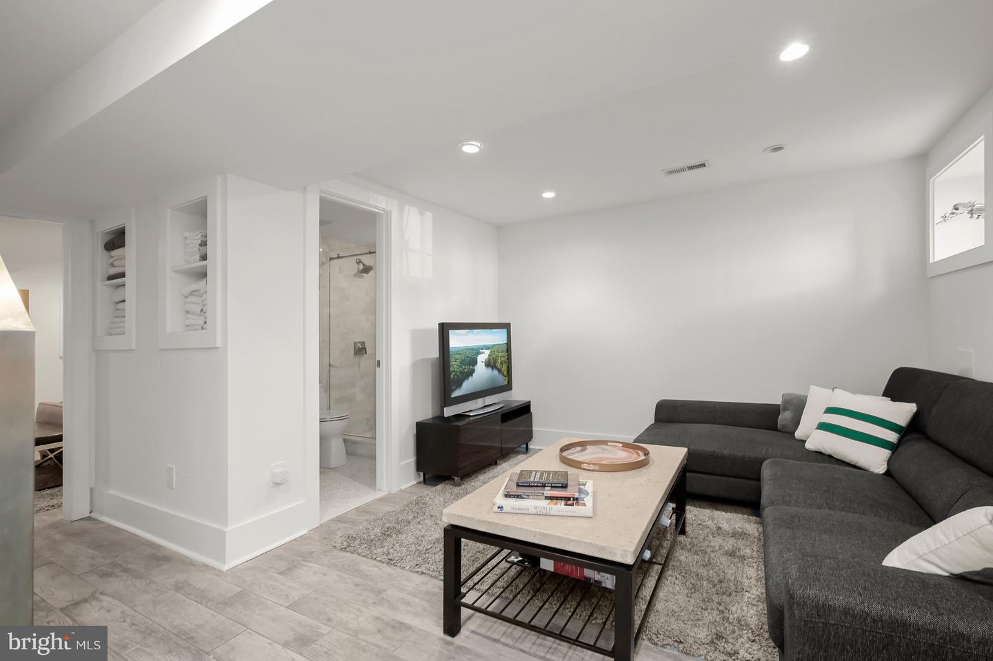 151 UHLAND TER NE, WASHINGTON, District Of Columbia 20002, 3 Bedrooms Bedrooms, 7 Rooms Rooms,3 BathroomsBathrooms,Residential,For sale,151 UHLAND TER NE,DCDC2246880 MLS # DCDC2246880