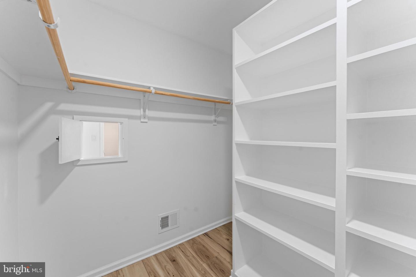 13826 ESTATE MANOR DR, GAINESVILLE, Virginia 20155, 4 Bedrooms Bedrooms, ,4 BathroomsBathrooms,Residential,For sale,13826 ESTATE MANOR DR,VAPW2112846 MLS # VAPW2112846