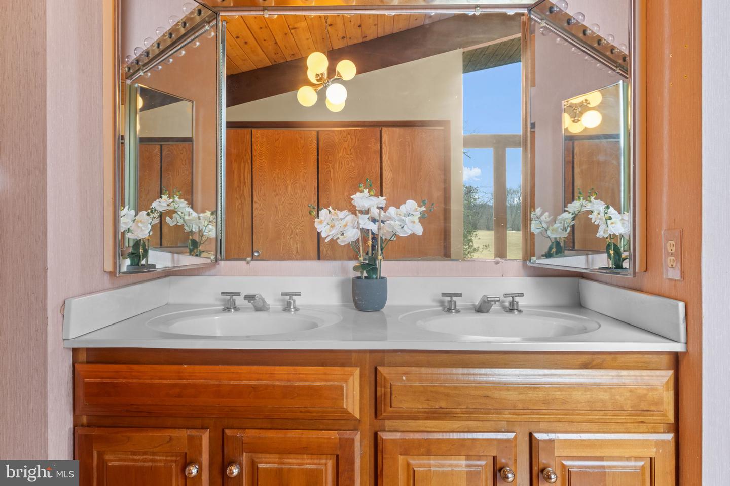 7099 GLEN CURTISS LN, WARRENTON, Virginia 20187, 4 Bedrooms Bedrooms, ,3 BathroomsBathrooms,Residential,For sale,7099 GLEN CURTISS LN,VAFQ2020634 MLS # VAFQ2020634