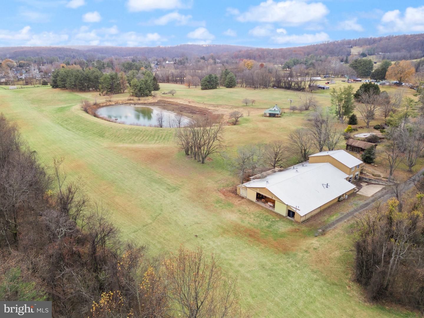 7099 GLEN CURTISS LN, WARRENTON, Virginia 20187, 4 Bedrooms Bedrooms, ,3 BathroomsBathrooms,Residential,For sale,7099 GLEN CURTISS LN,VAFQ2020634 MLS # VAFQ2020634