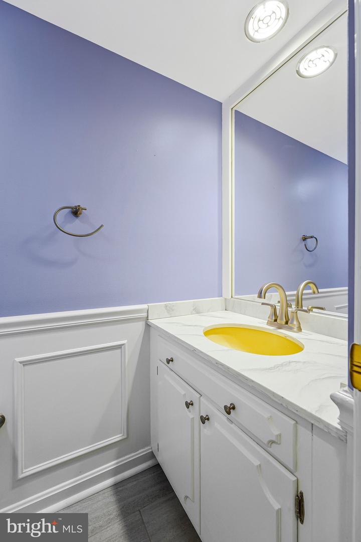 3236 CAMBRIDGE CT, FAIRFAX, Virginia 22030, 3 Bedrooms Bedrooms, ,2 BathroomsBathrooms,Residential,For sale,3236 CAMBRIDGE CT,VAFC2007776 MLS # VAFC2007776