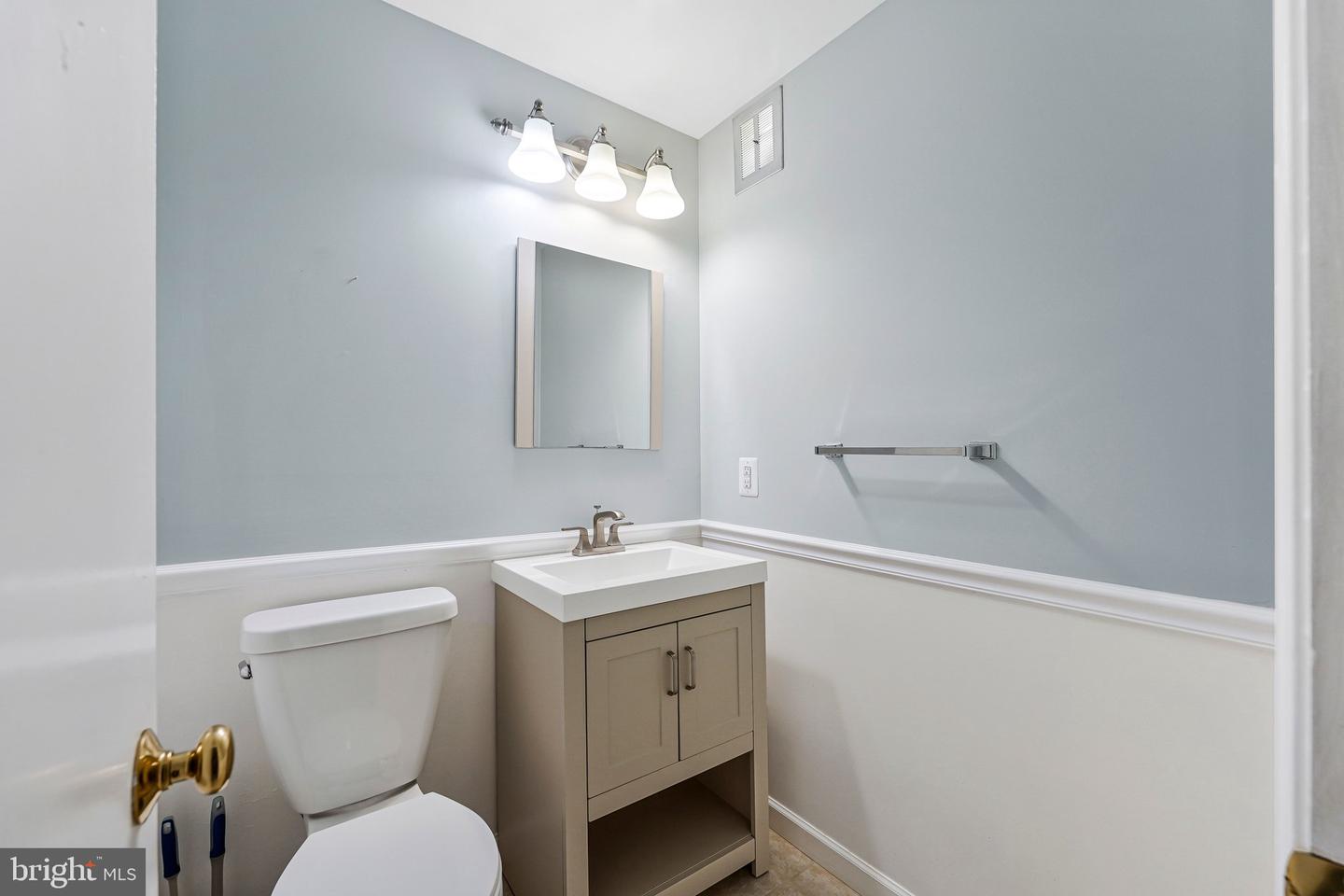 3236 CAMBRIDGE CT, FAIRFAX, Virginia 22030, 3 Bedrooms Bedrooms, ,2 BathroomsBathrooms,Residential,For sale,3236 CAMBRIDGE CT,VAFC2007776 MLS # VAFC2007776