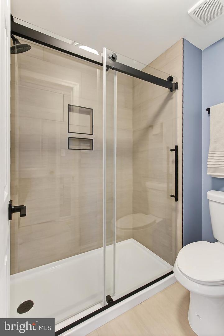 15761 WIDEWATER DR, DUMFRIES, Virginia 22025, 3 Bedrooms Bedrooms, 7 Rooms Rooms,3 BathroomsBathrooms,Residential,For sale,15761 WIDEWATER DR,VAPW2112886 MLS # VAPW2112886