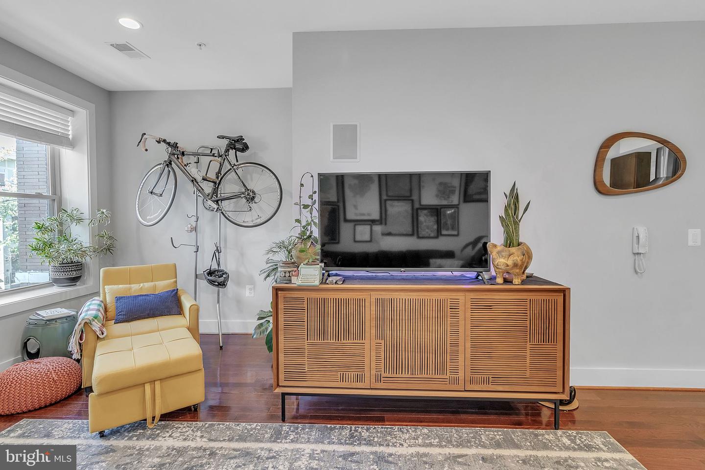 2505 17TH ST NW #3, WASHINGTON, District Of Columbia 20009, 2 Bedrooms Bedrooms, ,2 BathroomsBathrooms,Residential,For sale,2505 17TH ST NW #3,DCDC2247006 MLS # DCDC2247006