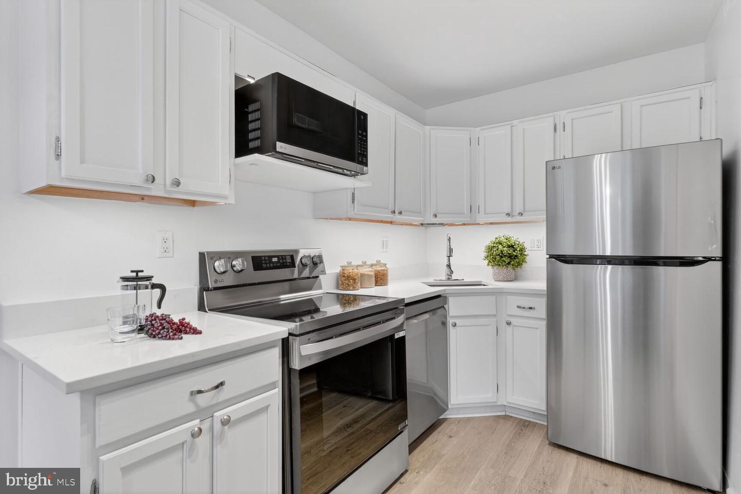 1719 N TROY ST #395, ARLINGTON, Virginia 22201, 2 Bedrooms Bedrooms, 5 Rooms Rooms,1 BathroomBathrooms,Residential,For sale,1719 N TROY ST #395,VAAR2069102 MLS # VAAR2069102