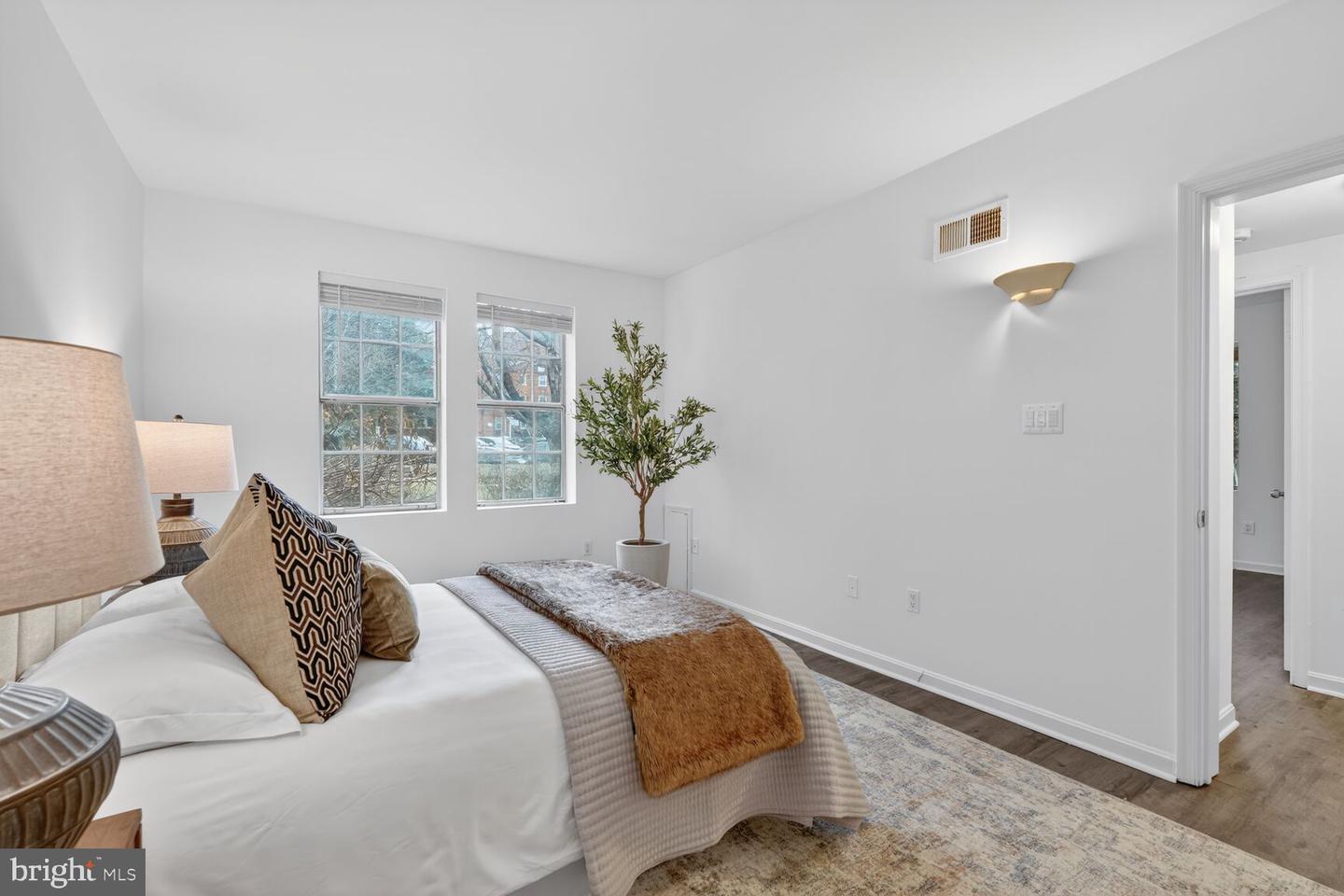 1719 N TROY ST #395, ARLINGTON, Virginia 22201, 2 Bedrooms Bedrooms, 5 Rooms Rooms,1 BathroomBathrooms,Residential,For sale,1719 N TROY ST #395,VAAR2069102 MLS # VAAR2069102