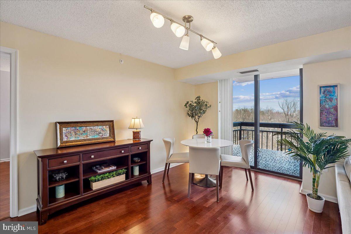 2230 GEORGE C MARSHALL DR #904, FALLS CHURCH, Virginia 22043, 2 Bedrooms Bedrooms, ,2 BathroomsBathrooms,Residential,For sale,2230 GEORGE C MARSHALL DR #904,VAFX2291972 MLS # VAFX2291972