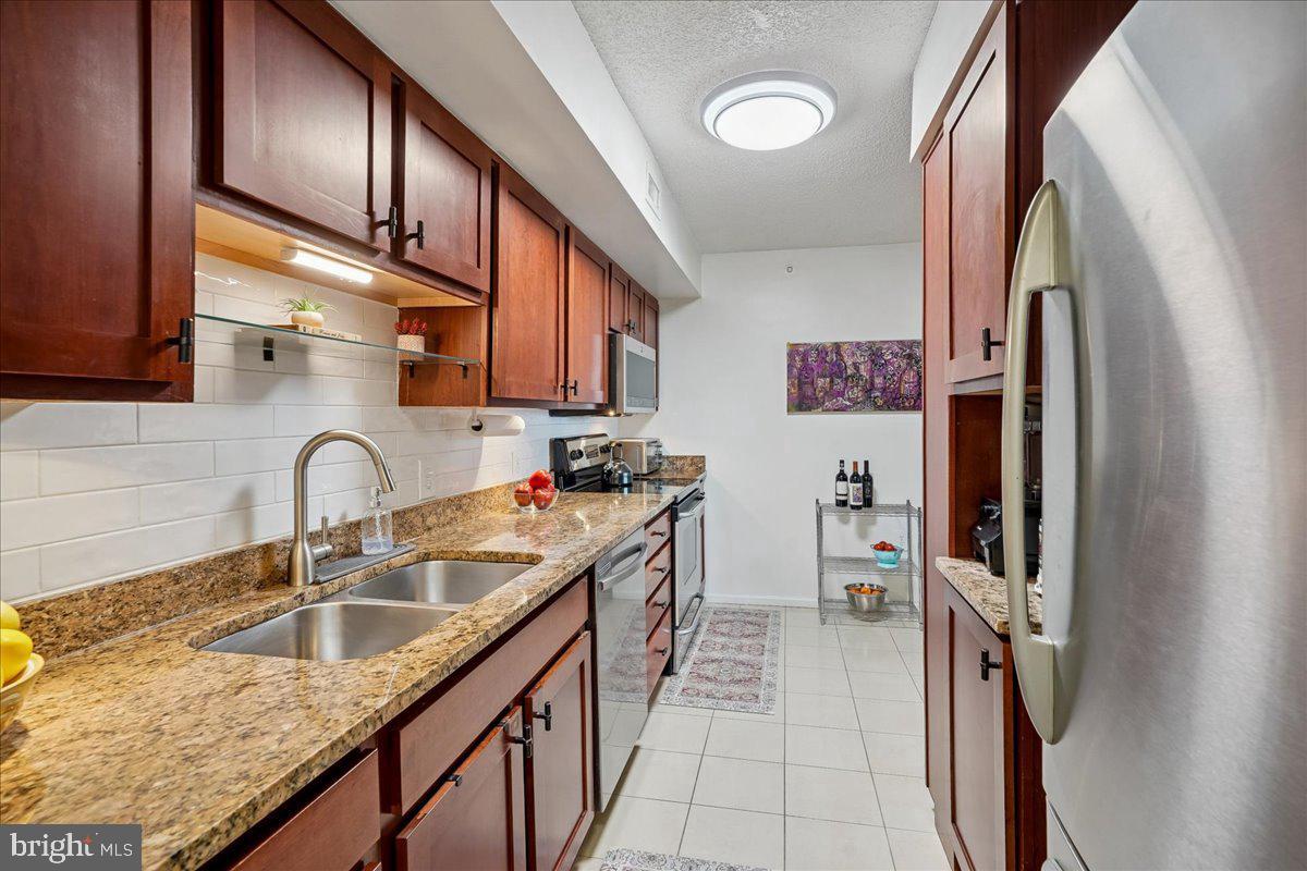 2230 GEORGE C MARSHALL DR #904, FALLS CHURCH, Virginia 22043, 2 Bedrooms Bedrooms, ,2 BathroomsBathrooms,Residential,For sale,2230 GEORGE C MARSHALL DR #904,VAFX2291972 MLS # VAFX2291972