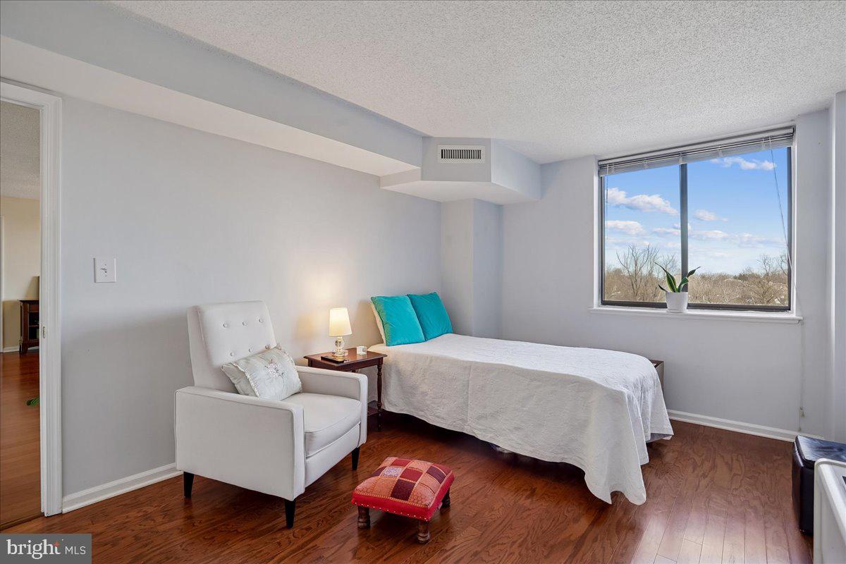 2230 GEORGE C MARSHALL DR #904, FALLS CHURCH, Virginia 22043, 2 Bedrooms Bedrooms, ,2 BathroomsBathrooms,Residential,For sale,2230 GEORGE C MARSHALL DR #904,VAFX2291972 MLS # VAFX2291972