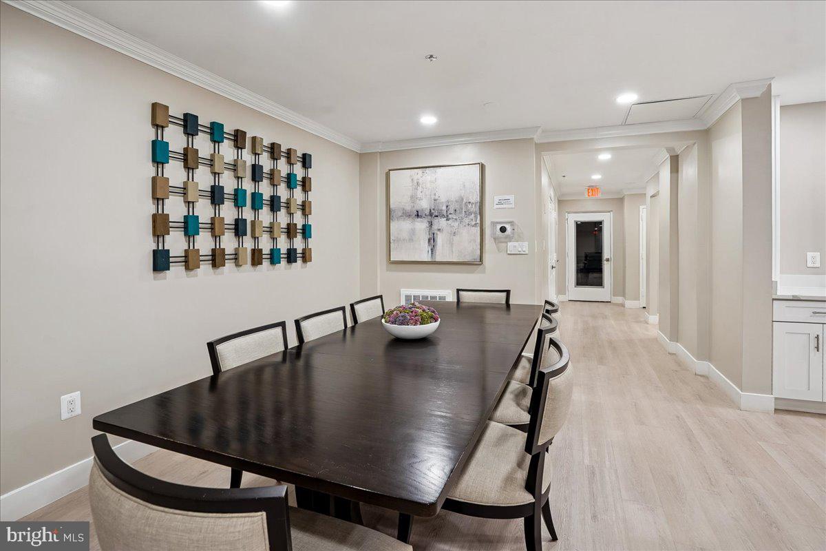 2230 GEORGE C MARSHALL DR #904, FALLS CHURCH, Virginia 22043, 2 Bedrooms Bedrooms, ,2 BathroomsBathrooms,Residential,For sale,2230 GEORGE C MARSHALL DR #904,VAFX2291972 MLS # VAFX2291972