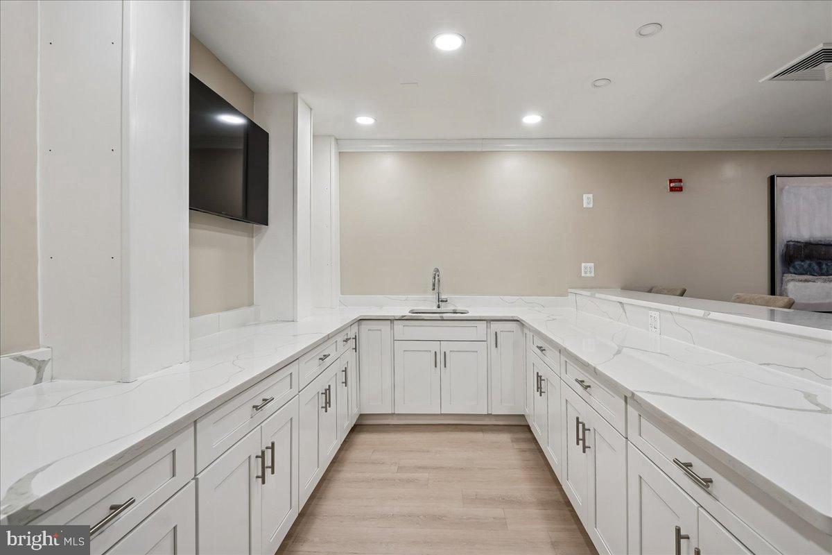 2230 GEORGE C MARSHALL DR #904, FALLS CHURCH, Virginia 22043, 2 Bedrooms Bedrooms, ,2 BathroomsBathrooms,Residential,For sale,2230 GEORGE C MARSHALL DR #904,VAFX2291972 MLS # VAFX2291972