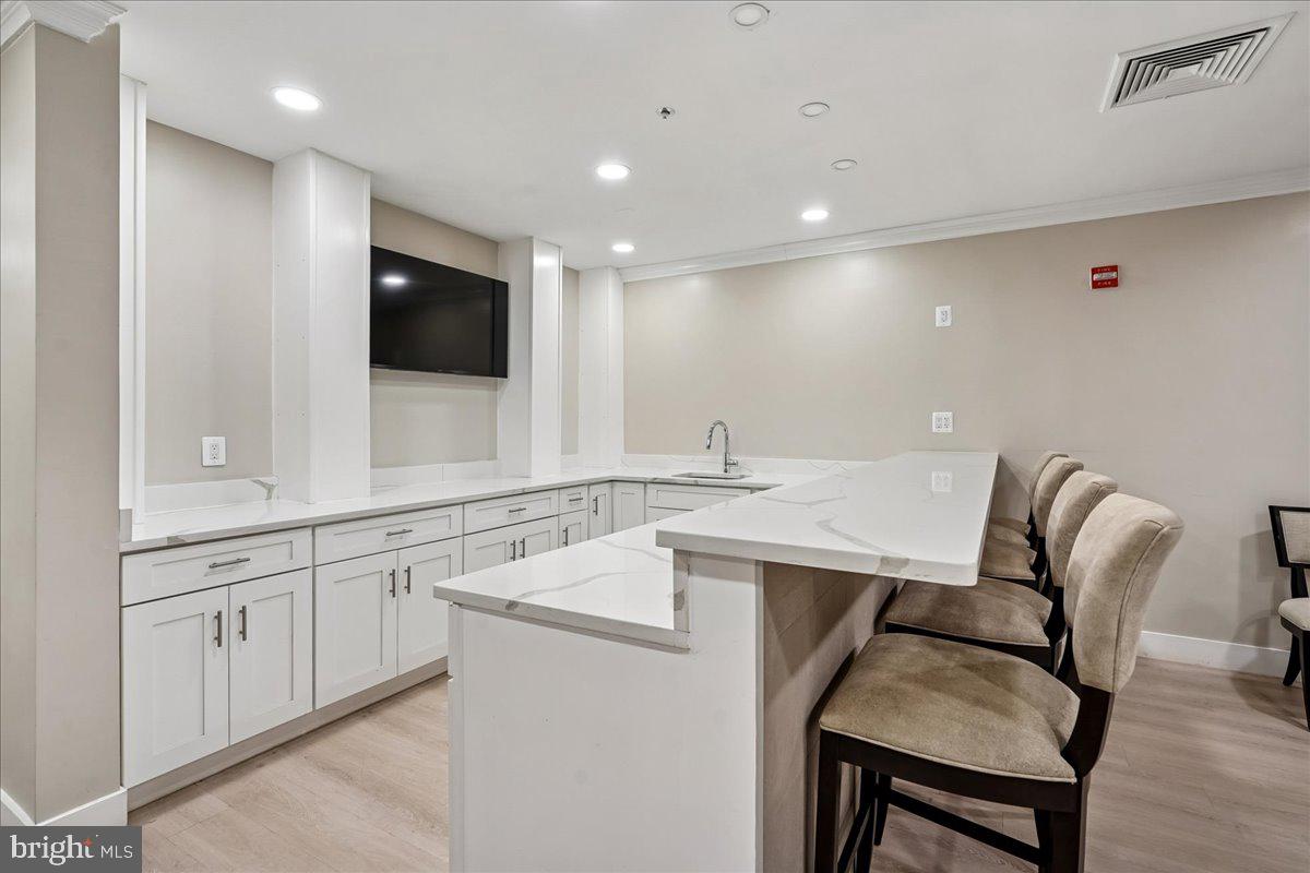 2230 GEORGE C MARSHALL DR #904, FALLS CHURCH, Virginia 22043, 2 Bedrooms Bedrooms, ,2 BathroomsBathrooms,Residential,For sale,2230 GEORGE C MARSHALL DR #904,VAFX2291972 MLS # VAFX2291972