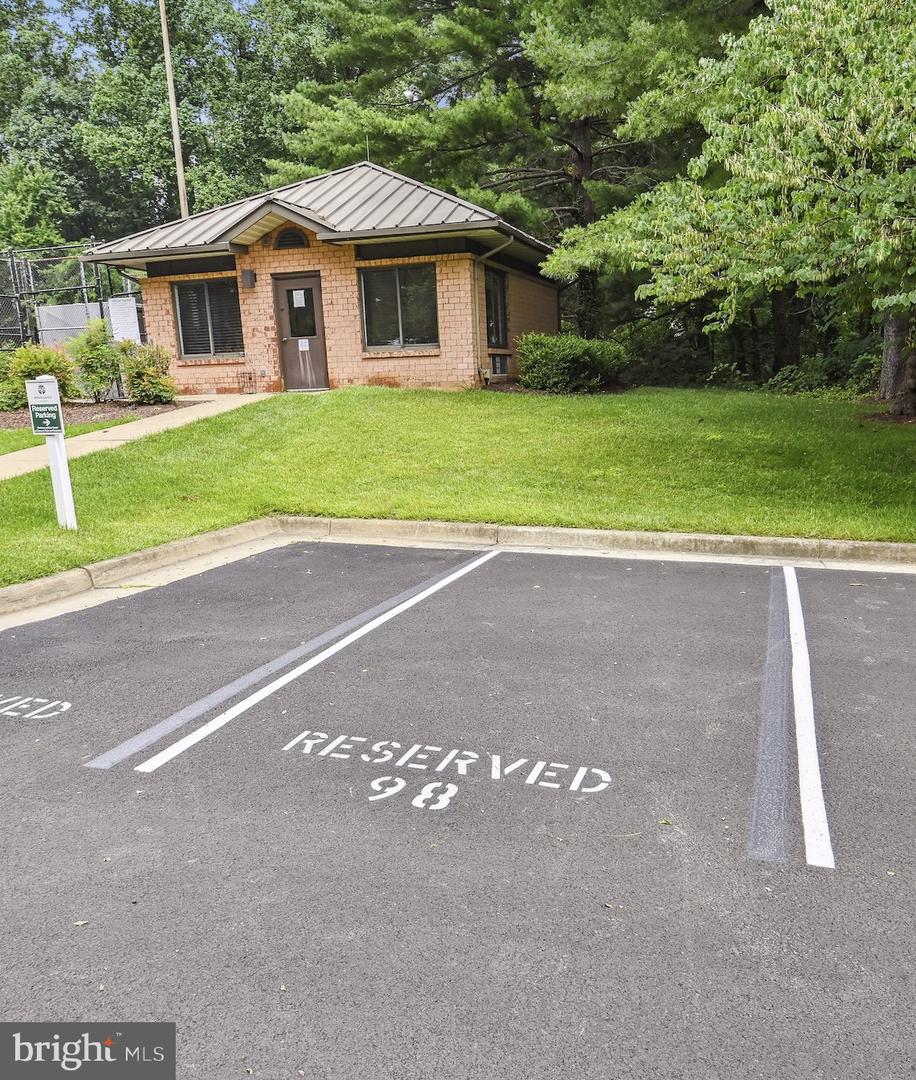 2230 GEORGE C MARSHALL DR #904, FALLS CHURCH, Virginia 22043, 2 Bedrooms Bedrooms, ,2 BathroomsBathrooms,Residential,For sale,2230 GEORGE C MARSHALL DR #904,VAFX2291972 MLS # VAFX2291972