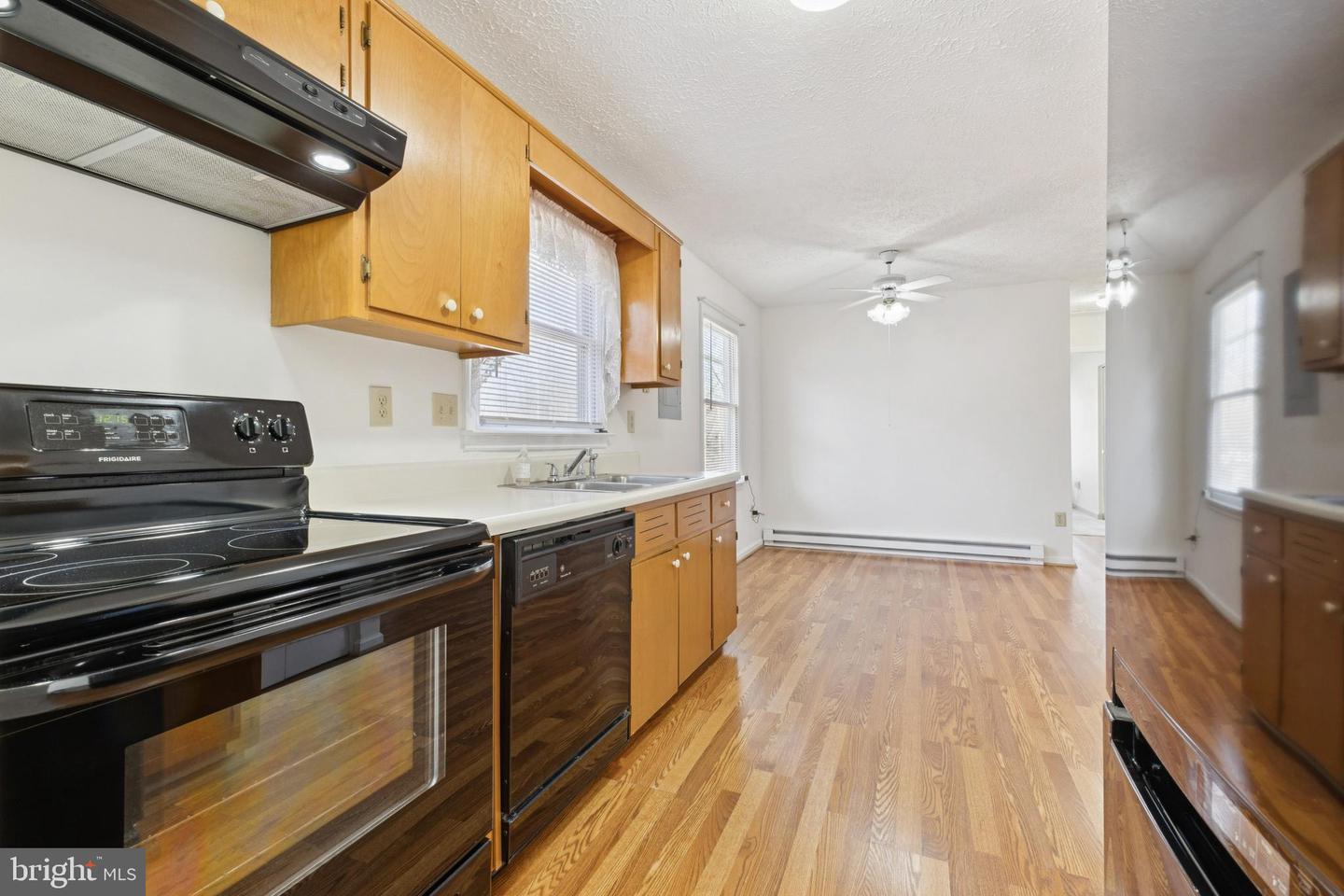 7830 LAKE DR, MANASSAS, Virginia 20111, 3 Bedrooms Bedrooms, ,2 BathroomsBathrooms,Residential,For sale,7830 LAKE DR,VAPW2112908 MLS # VAPW2112908