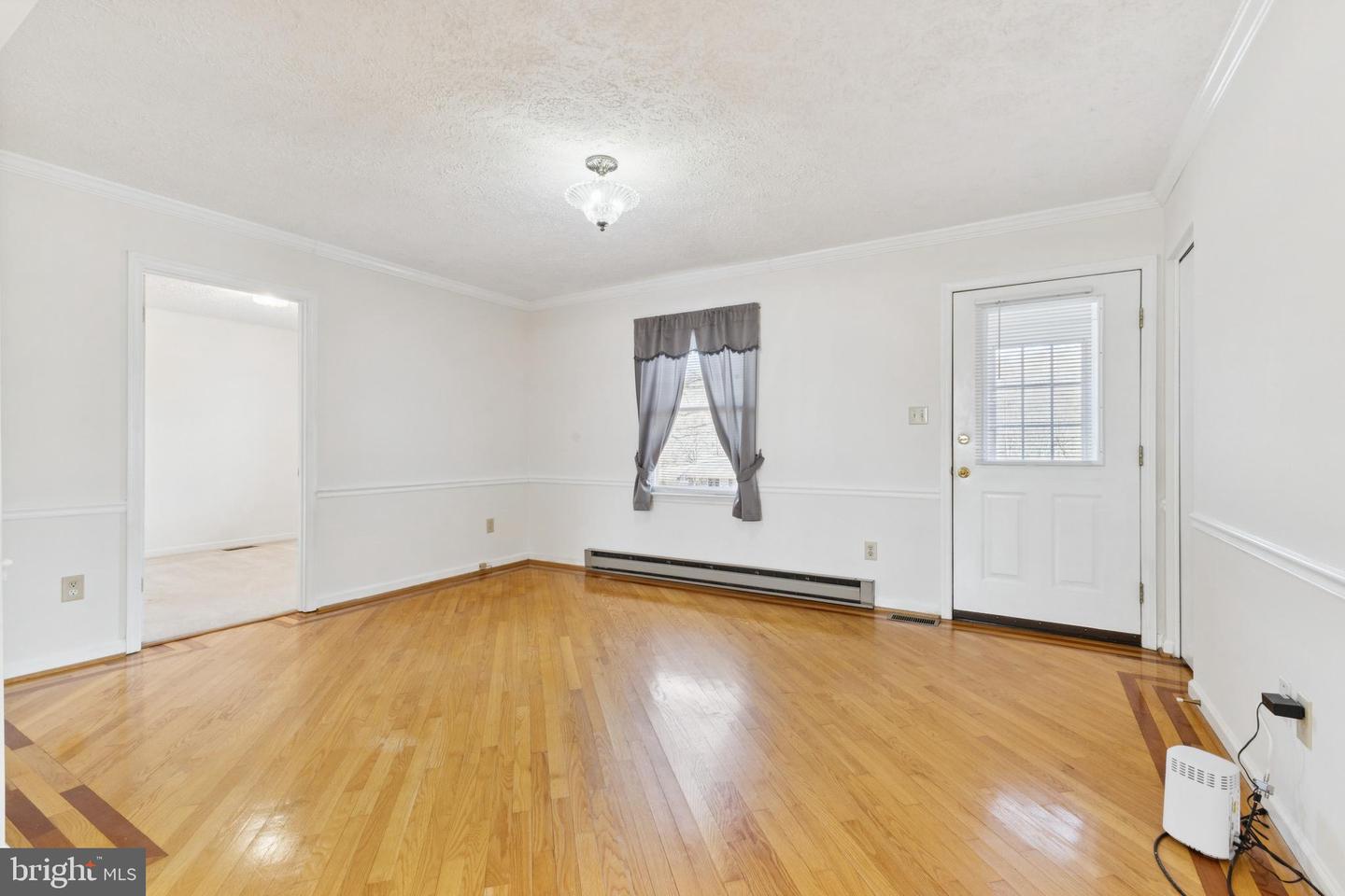 7830 LAKE DR, MANASSAS, Virginia 20111, 3 Bedrooms Bedrooms, ,2 BathroomsBathrooms,Residential,For sale,7830 LAKE DR,VAPW2112908 MLS # VAPW2112908