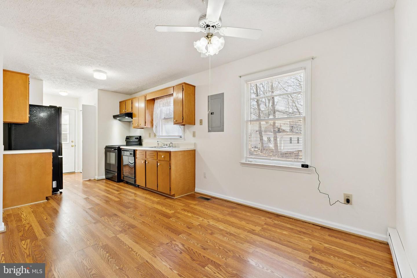 7830 LAKE DR, MANASSAS, Virginia 20111, 3 Bedrooms Bedrooms, ,2 BathroomsBathrooms,Residential,For sale,7830 LAKE DR,VAPW2112908 MLS # VAPW2112908