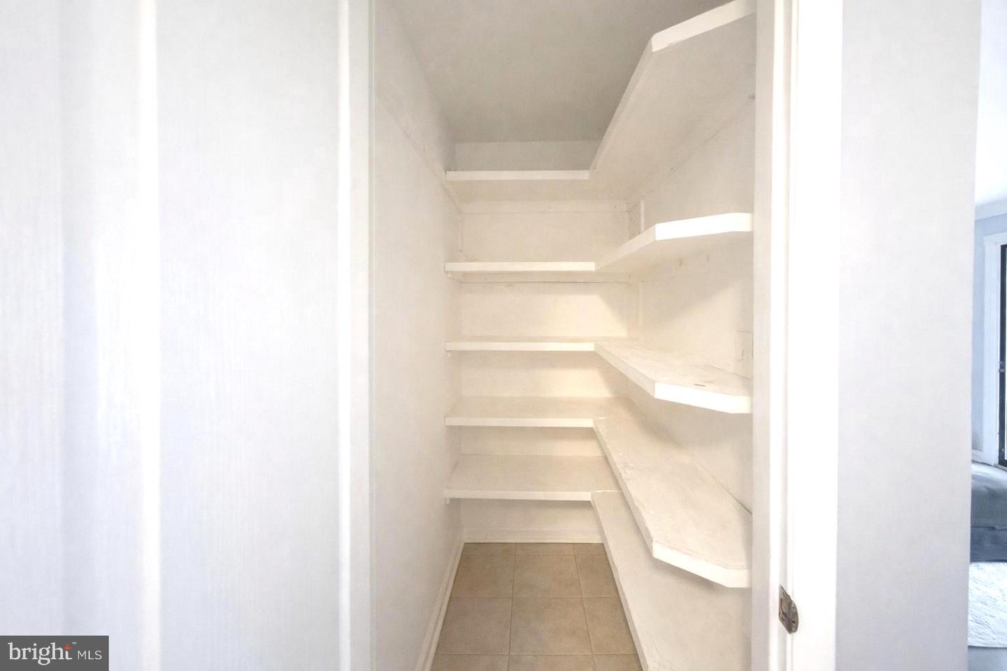 7334 TAVENNER LN #1A, ALEXANDRIA, Virginia 22306, 2 Bedrooms Bedrooms, ,2 BathroomsBathrooms,Residential,For sale,7334 TAVENNER LN #1A,VAFX2291982 MLS # VAFX2291982