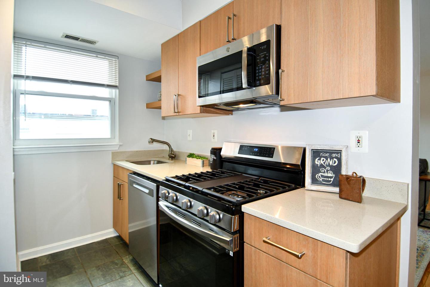 1627 MASSACHUSETTS AVE SE #302, WASHINGTON, District Of Columbia 20003, 1 Bedroom Bedrooms, ,1 BathroomBathrooms,Residential,For sale,1627 MASSACHUSETTS AVE SE #302,DCDC2247038 MLS # DCDC2247038